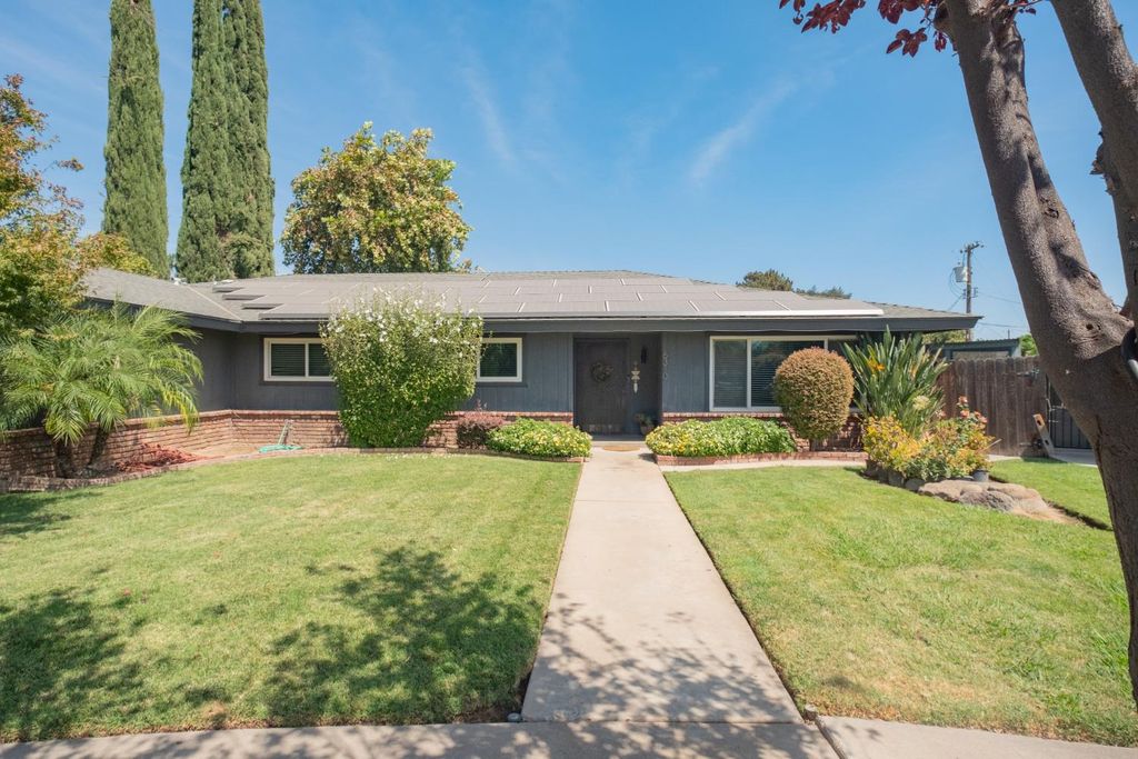 Image 4 of property listing at 6310 N Bergeron Avenue, Fresno, CA 93704