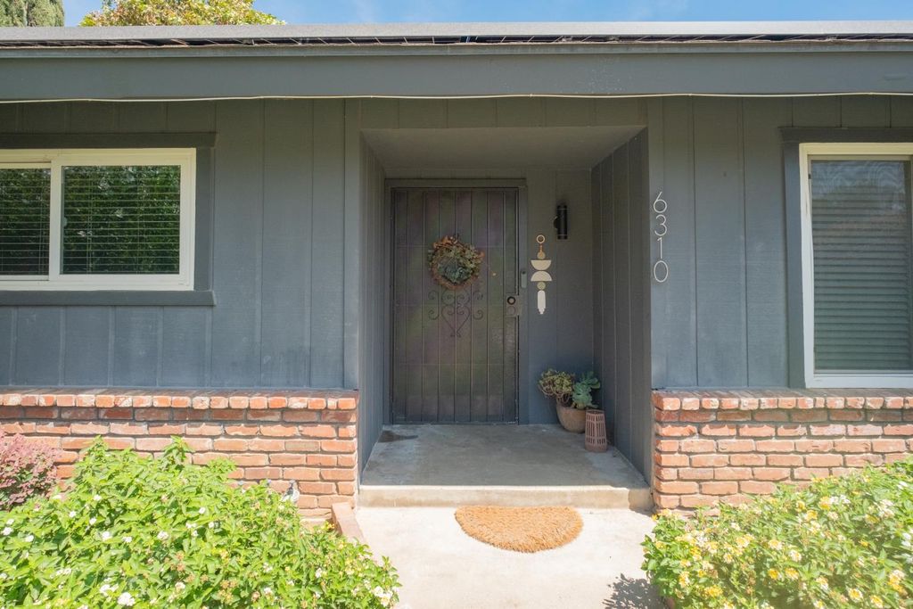 Image 5 of property listing at 6310 N Bergeron Avenue, Fresno, CA 93704