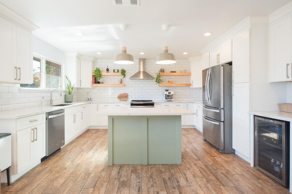 Image 8 of property listing at 6310 N Bergeron Avenue, Fresno, CA 93704