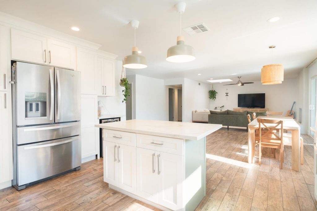 Image 9 of property listing at 6310 N Bergeron Avenue, Fresno, CA 93704
