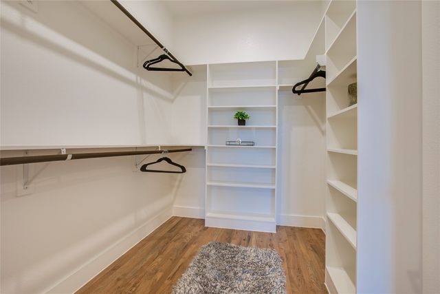 910 Hollywood Avenue, Dallas, TX 75208