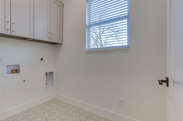 910 Hollywood Avenue, Dallas, TX 75208