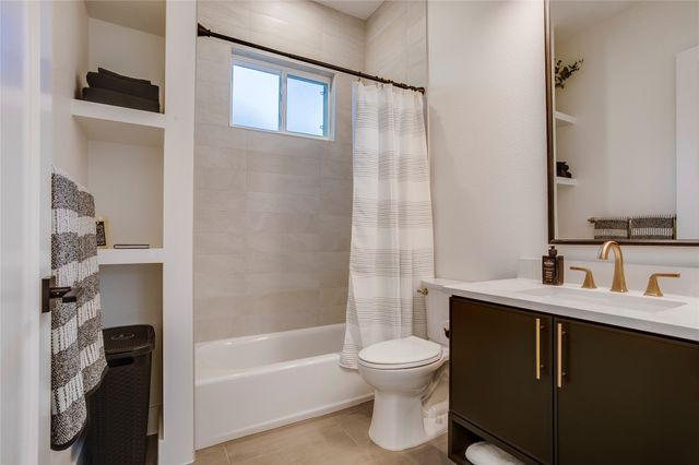 910 Hollywood Avenue, Dallas, TX 75208