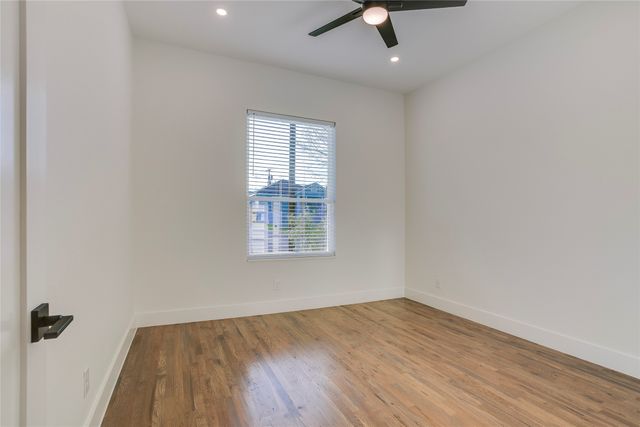 910 Hollywood Avenue, Dallas, TX 75208