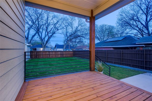 910 Hollywood Avenue, Dallas, TX 75208