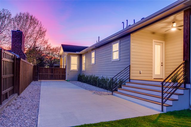 910 Hollywood Avenue, Dallas, TX 75208