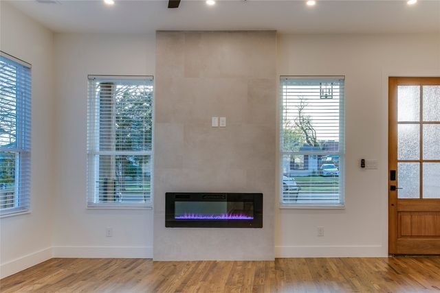 910 Hollywood Avenue, Dallas, TX 75208