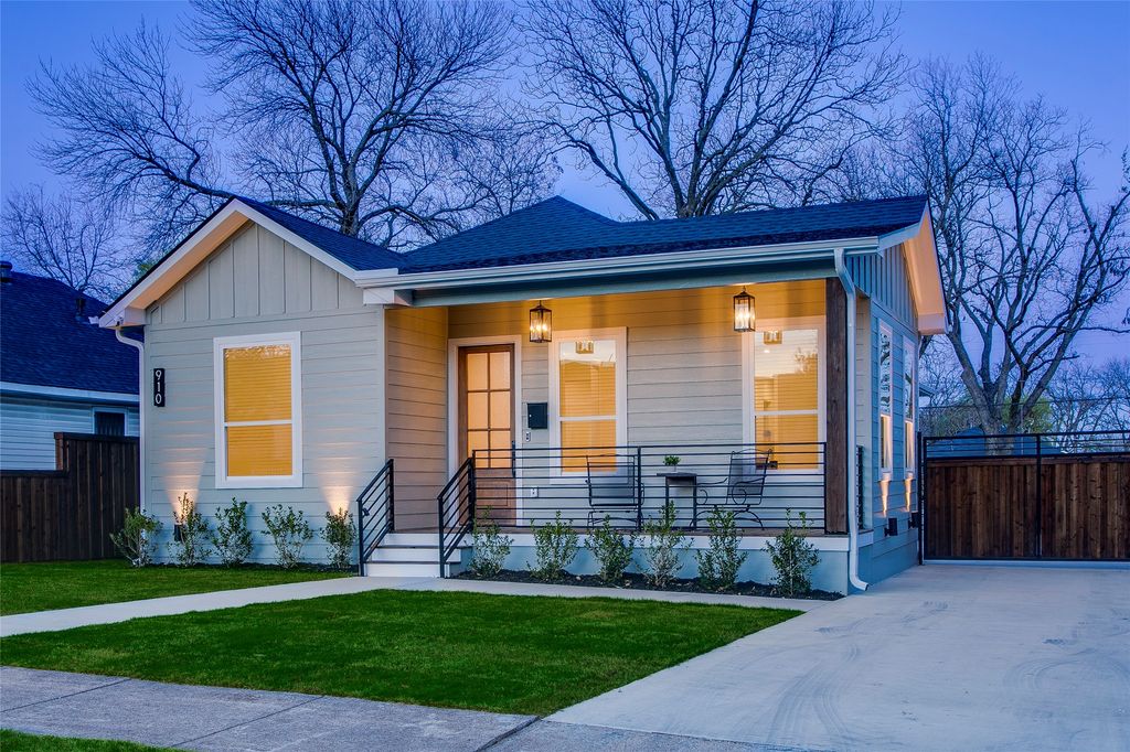 910 Hollywood Avenue, Dallas, TX 75208
