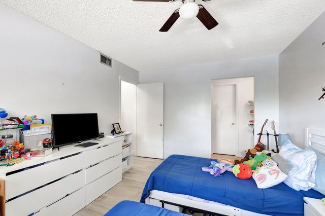 1124 NW 13th Street 208, Boca Raton, FL 33486