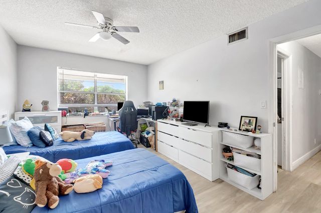 1124 NW 13th Street 208, Boca Raton, FL 33486