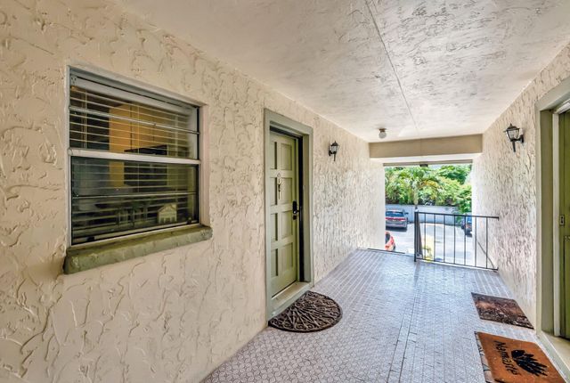 1124 NW 13th Street 208, Boca Raton, FL 33486