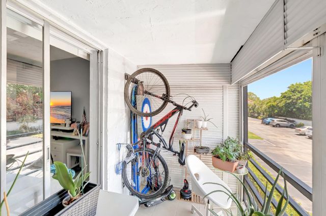 1124 NW 13th Street 208, Boca Raton, FL 33486