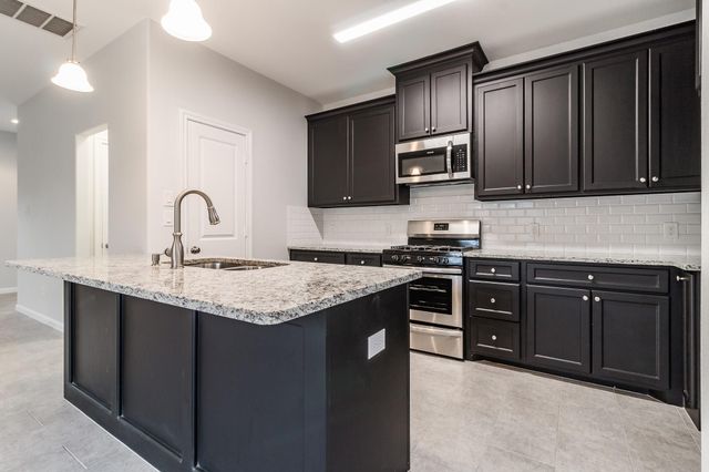 710 Barkley St Street B, Houston, TX 77022