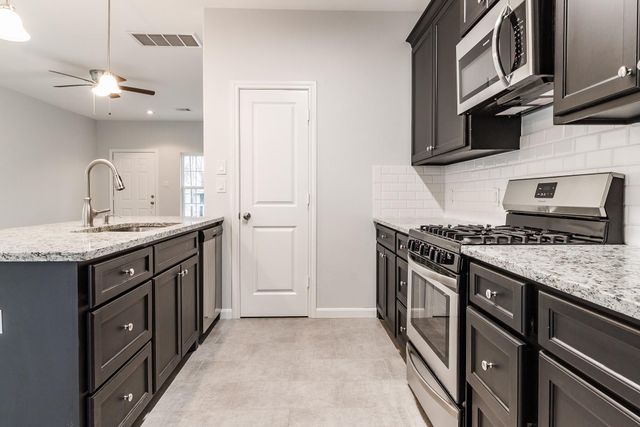 710 Barkley St Street B, Houston, TX 77022