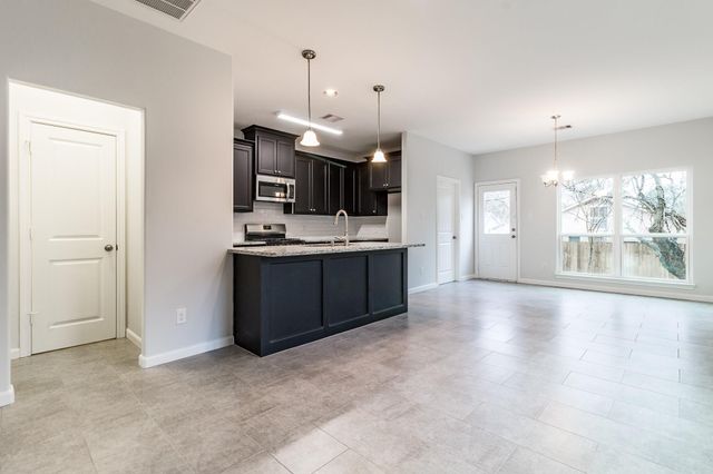 710 Barkley St Street B, Houston, TX 77022