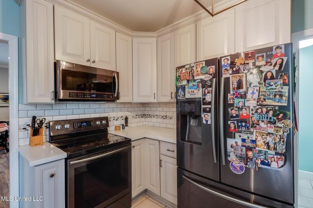 8428 Ieke Drive, Diamondhead, MS 39525