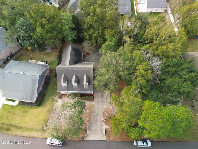 8428 Ieke Drive, Diamondhead, MS 39525