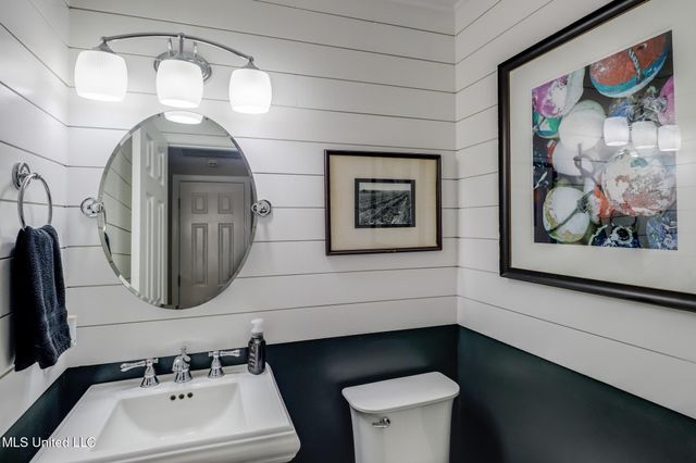 8428 Ieke Drive, Diamondhead, MS 39525