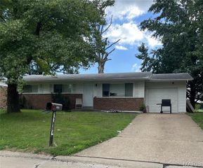 11668 Herefordshire Drive, St Louis, MO 63138