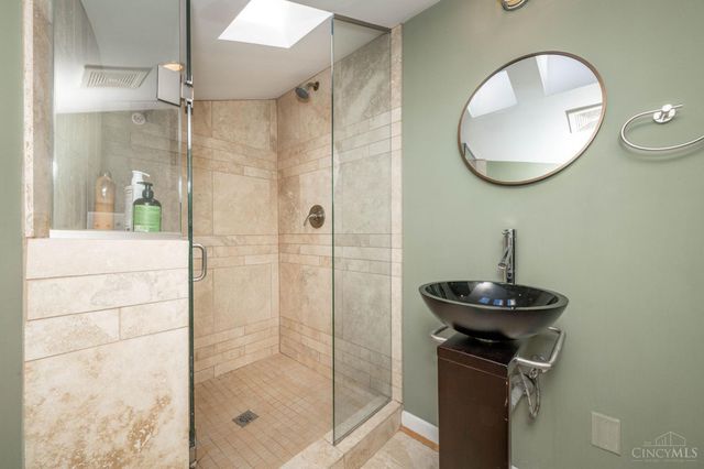 1417 Main Street, Cincinnati, OH 45202