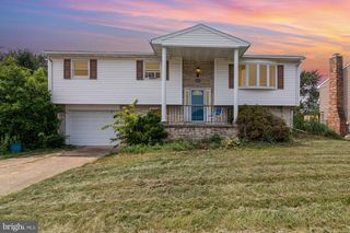 1886 RACHEL DR, Carlisle, PA 17013