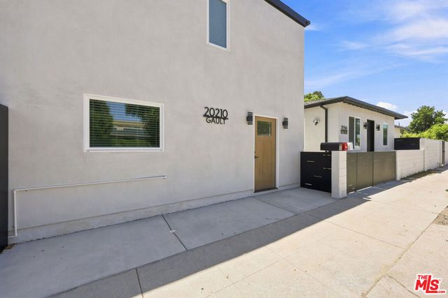 7056 Keokuk Avenue, Winnetka, CA 91306