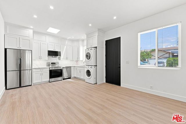 7056 Keokuk Avenue, Winnetka, CA 91306