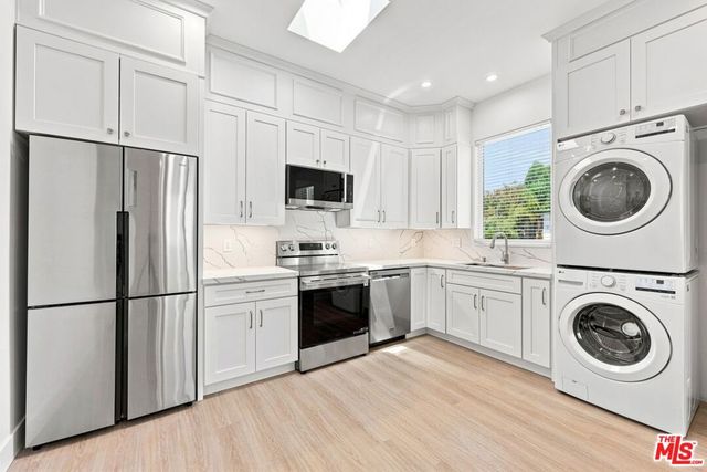 7056 Keokuk Avenue, Winnetka, CA 91306