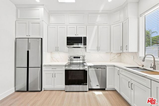 7056 Keokuk Avenue, Winnetka, CA 91306