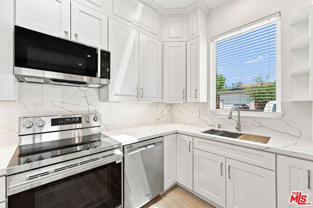 7056 Keokuk Avenue, Winnetka, CA 91306