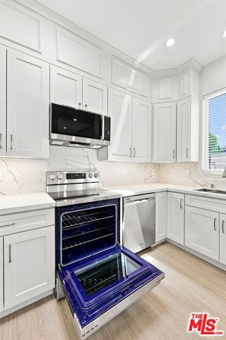 7056 Keokuk Avenue, Winnetka, CA 91306
