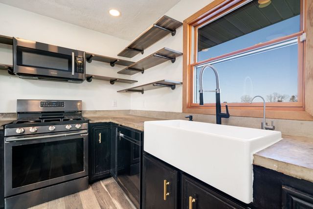 2481 Gleasman Road, Rockford, IL 61103