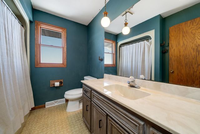 2481 Gleasman Road, Rockford, IL 61103