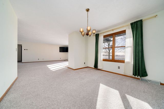 2481 Gleasman Road, Rockford, IL 61103