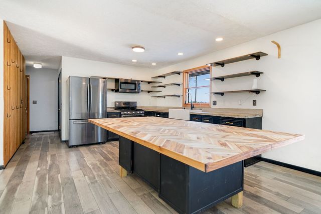 2481 Gleasman Road, Rockford, IL 61103