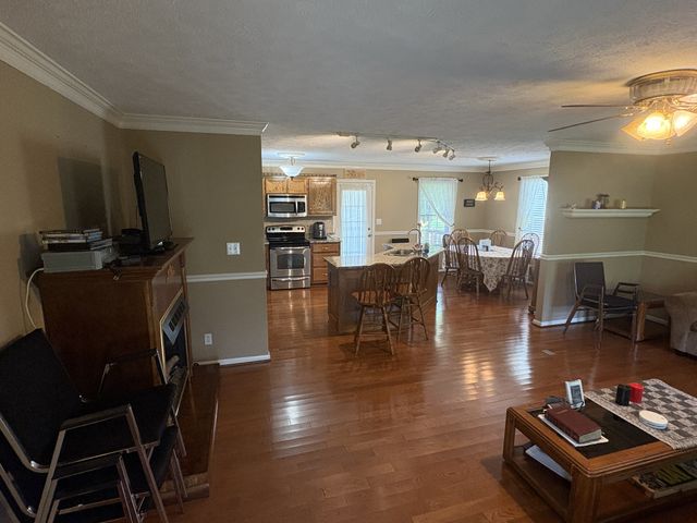 5234 Shellsford Rd, Mcminnville, TN 37110