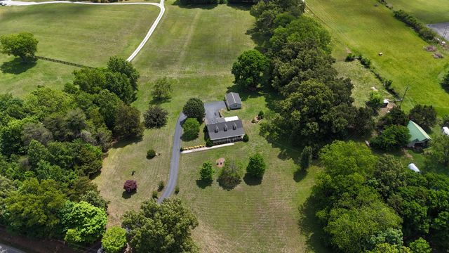 5234 Shellsford Rd, Mcminnville, TN 37110