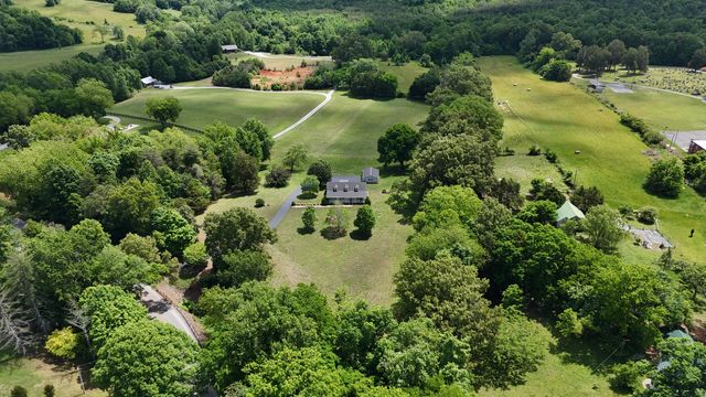 5234 Shellsford Rd, Mcminnville, TN 37110