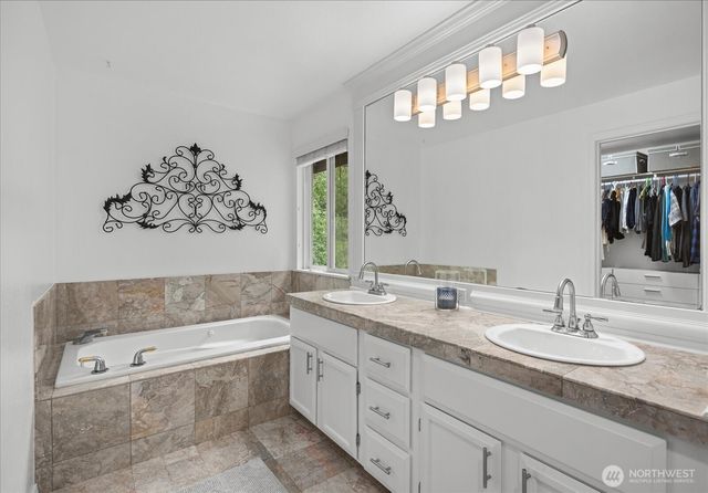 11325 NE 144th Place, Kirkland, WA 98034