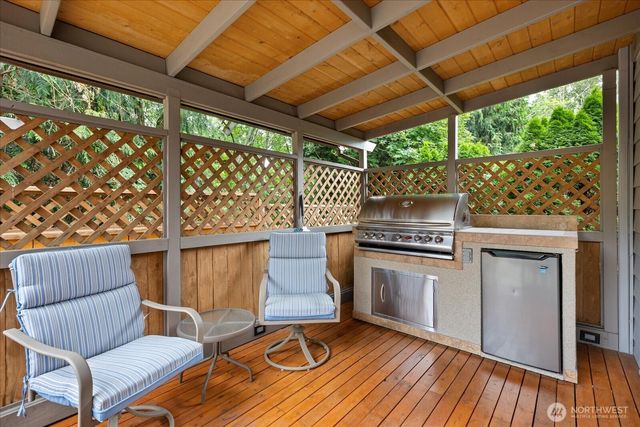 11325 NE 144th Place, Kirkland, WA 98034
