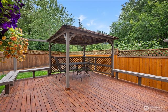 11325 NE 144th Place, Kirkland, WA 98034