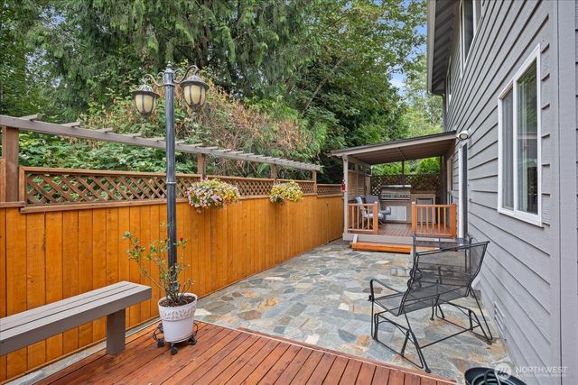 11325 NE 144th Place, Kirkland, WA 98034