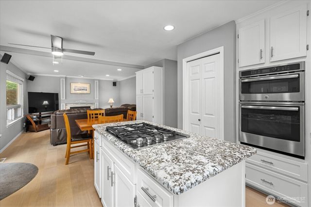 11325 NE 144th Place, Kirkland, WA 98034