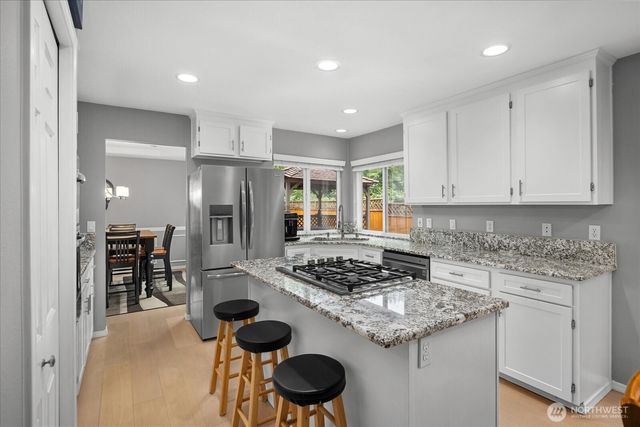 11325 NE 144th Place, Kirkland, WA 98034