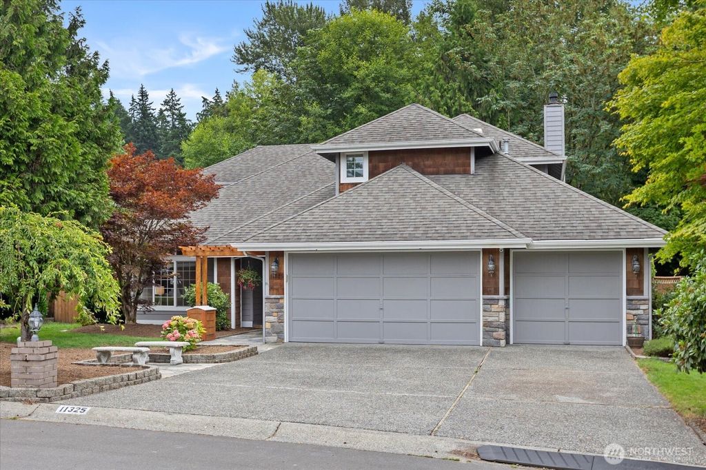 11325 NE 144th Place, Kirkland, WA 98034