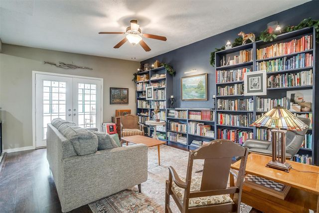 4913 Rutland Avenue, Fort Worth, TX 76133