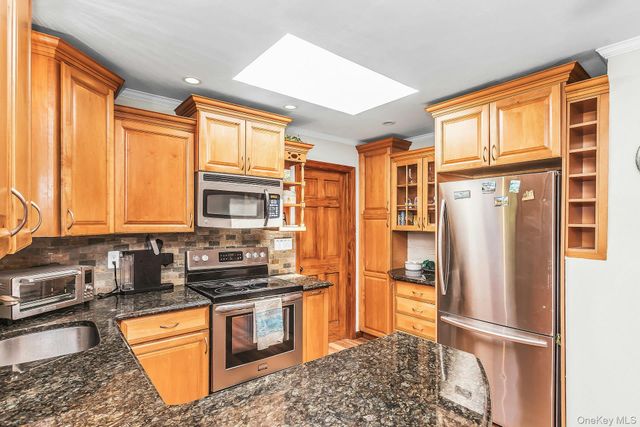 2 Arbor Road, Syosset, NY 11791