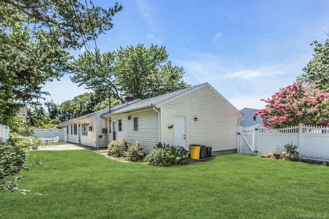 2 Arbor Road, Syosset, NY 11791
