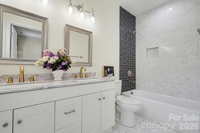 2415 Kimway Drive, Matthews, NC 28105