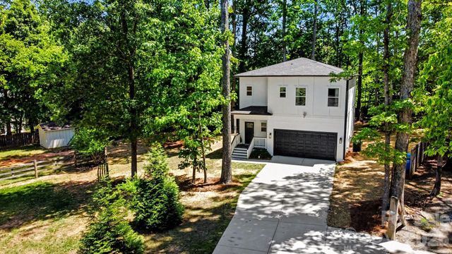 2415 Kimway Drive, Matthews, NC 28105
